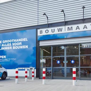 Bouwmaat store entrance